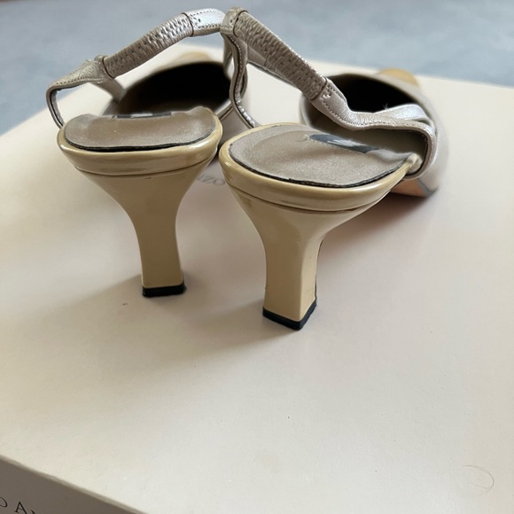 Vaneli pointed toe heels - 8.5 - Picture 4 of 5